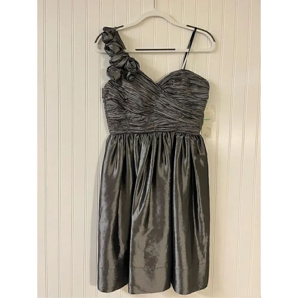 Maggy London formal gray size 8 NWT